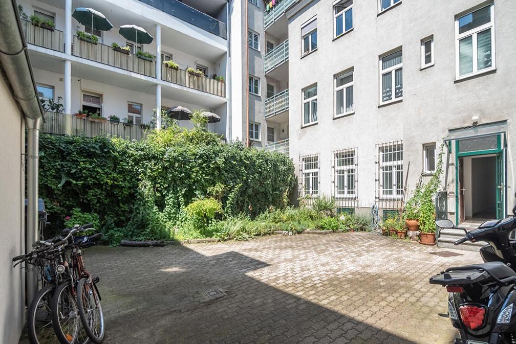 Colorful Apartment Facing Green Courtyard Bécs Kültér fotó